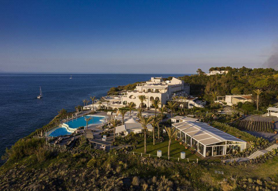 Experience Vulcano Hotel Garden: Quiet Luxury on the Island