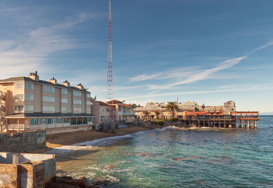 Pacific Grove Hotels