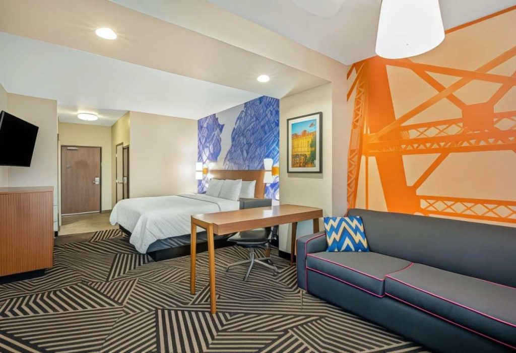 La Quinta Inn & Suites by Wyndham Waco Downtown - Baylor