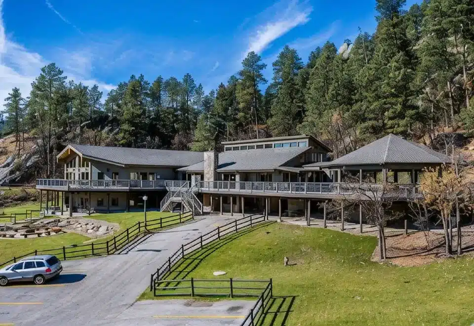 K Bar S Lodge, Ascend Hotel Collection: A Keystone SD Hotels Favorite